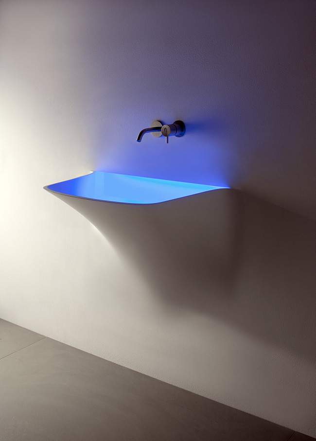 Lavabo lumineux en Corian® SOFFIO par Domenico de Palo