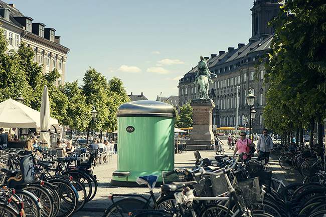 Une Poubelle VIPP géante met Copenhague au vert