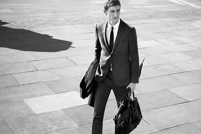 BURBERRY – Travel Tailoring