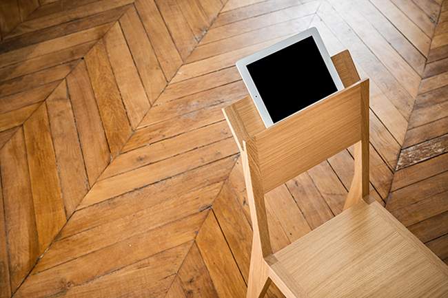 Chaise design bois JOA 1382 par Sylvain CLERC