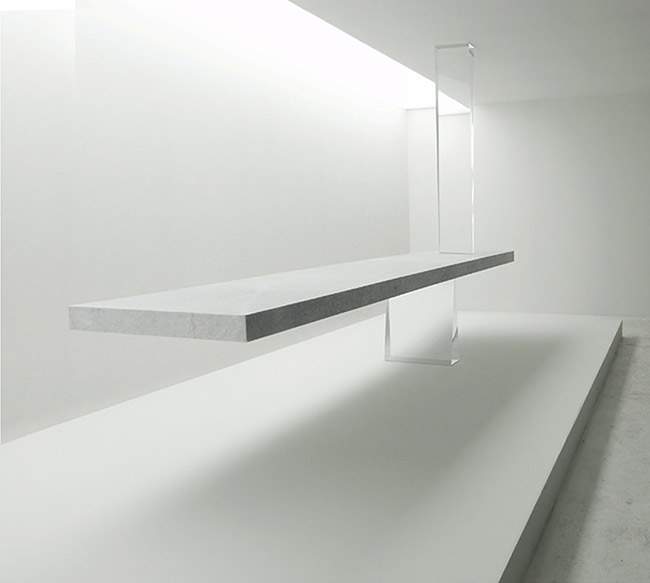 Table flottante AGRAVIC par Tokujin YOSHIOKA