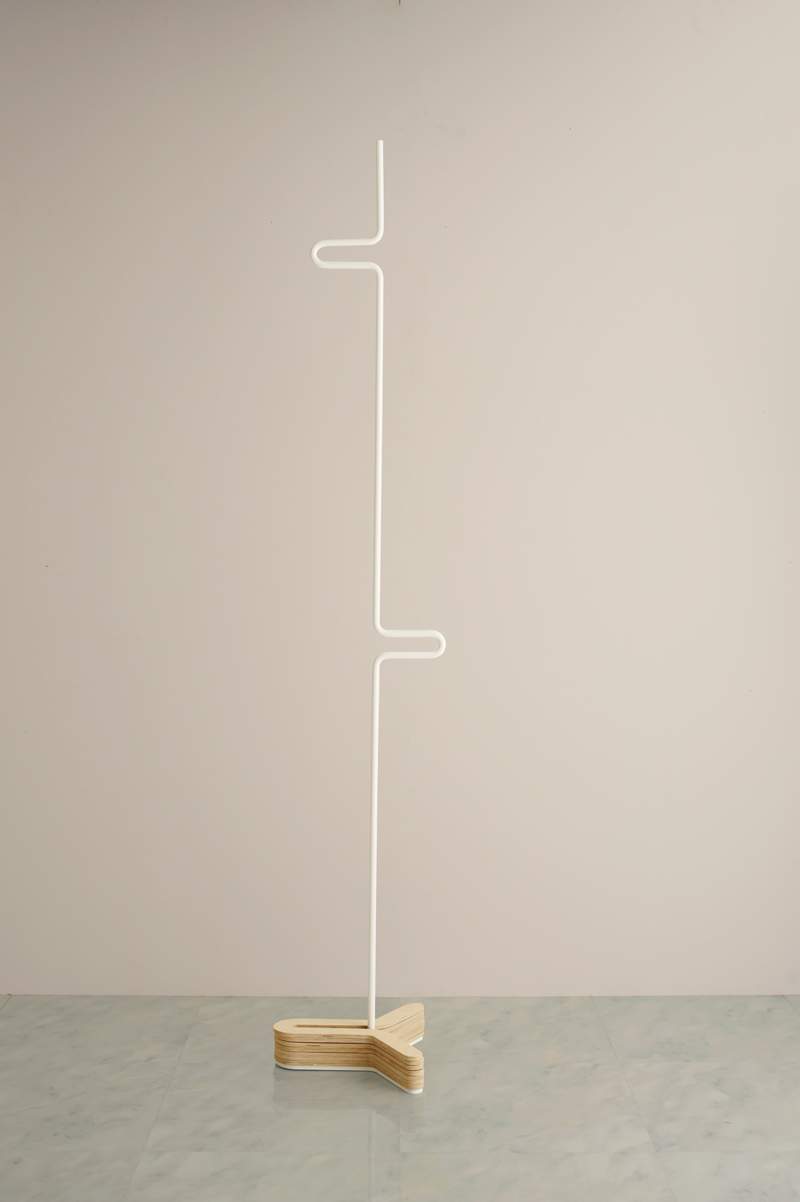 Porte manteaux déco Frame Hanger par &design