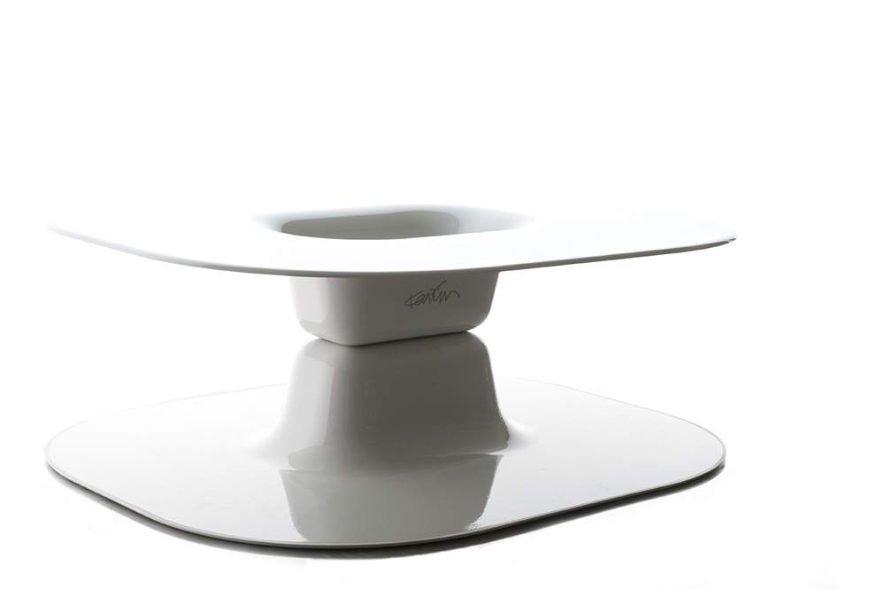 OPPOSITE TABLE par Karim RASHID x BASE srl