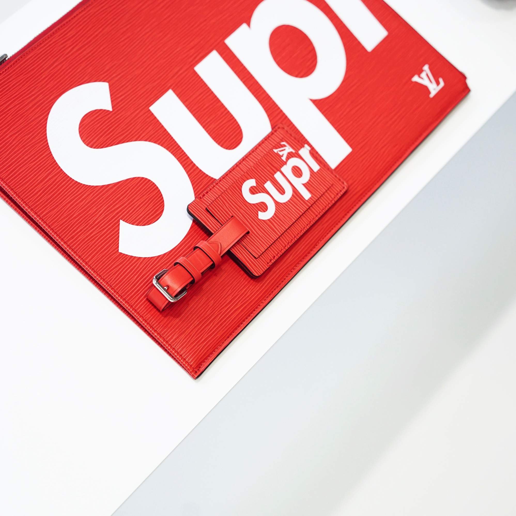 LVxSUPREME